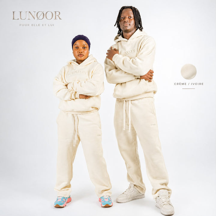 Ensemble de survêtement Lunøør crème ivoire, porté par elle et lui